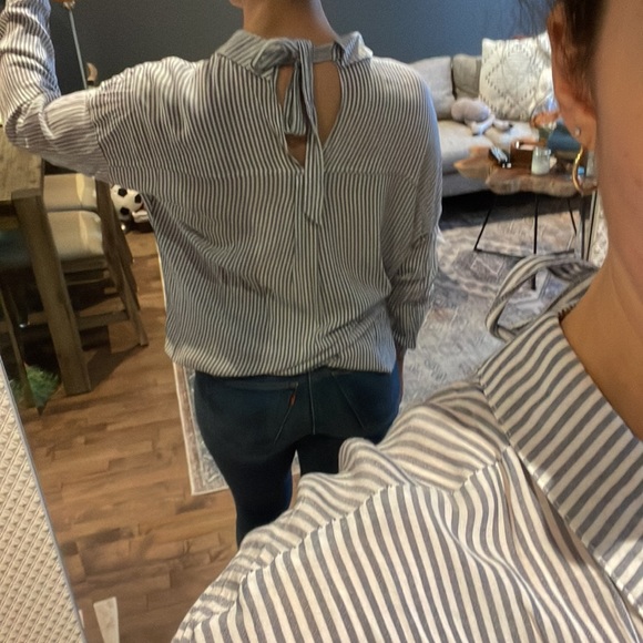 Button down - Picture 4 of 4